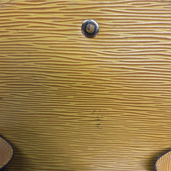 Louis Vuitton Saint-Cloud Mini Tassiri Yellow Epi Leather shoulder bag.